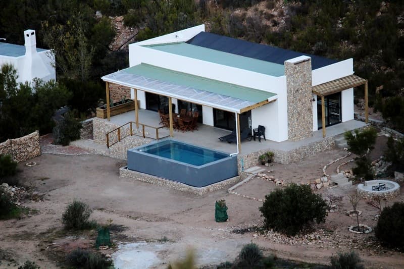 Lodge-style accommodation in the Sarah Baartman district